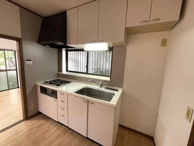 柏市中新宿貸し戸建のキッチン