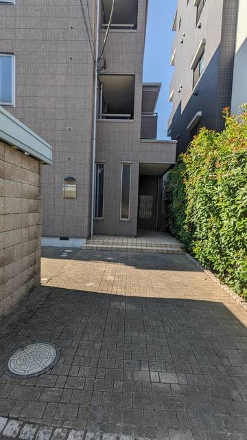 コートはなみずきのエントランス