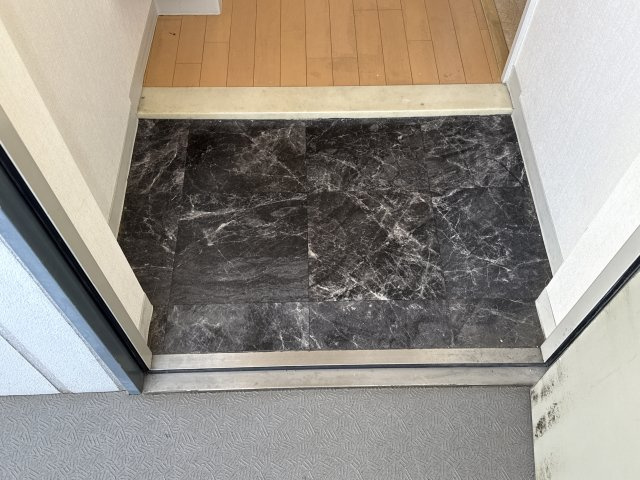 ベルメゾン・エグレットの玄関