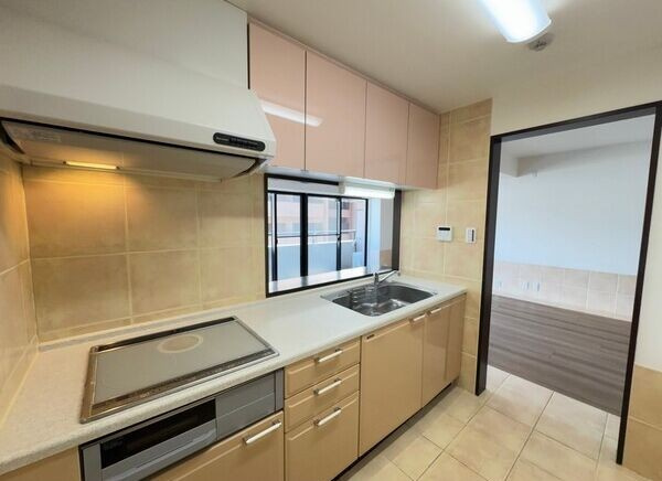 ビラ三秀山中の居間・リビング