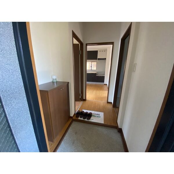 プリミエール堀ノ内Ⅱ棟の玄関