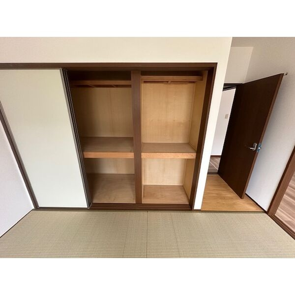 プリミエール堀ノ内Ⅱ棟の収納