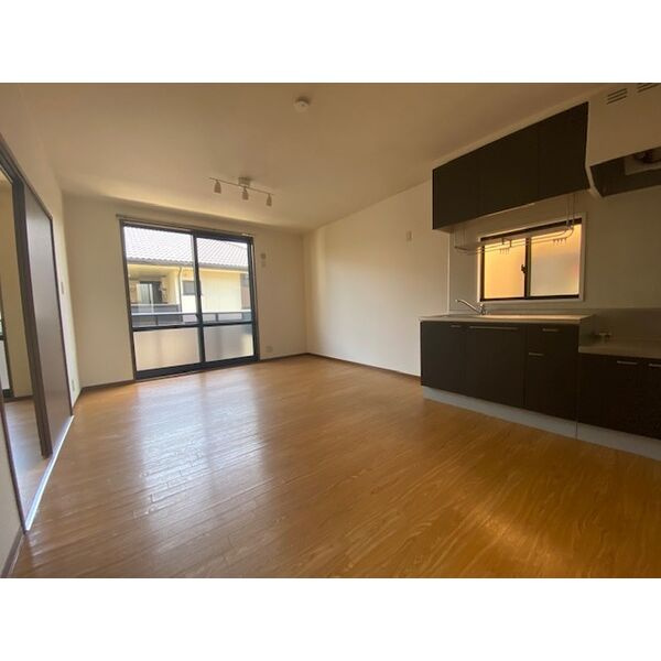 プリミエール堀ノ内Ⅱ棟の居間・リビング