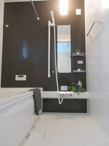 瑞穂町駒形富士山　新築戸建全6棟の浴室|のびのび１坪タイプバスルーム。