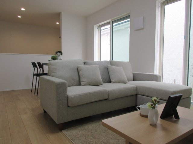 瑞穂町駒形富士山　新築戸建全6棟の居間・リビング|LDK15.5帖！