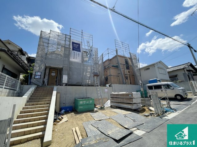 堺市西区上野芝向ヶ丘町　新築一戸建ての外観|周辺は落ち着いた街並みの住宅地！子育てがしやすい住環境です！まだ未完成ですが、現地でしかわからない事もございます。是非一度ご覧ください。