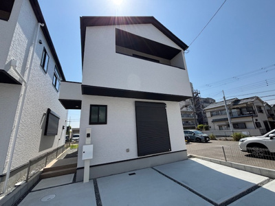 【外観】 | 神戸市垂水区歌敷山1丁目　新築2号棟　仲介手数料無料！ | 建物外観を気になさる方へ、見た目の良い物件です