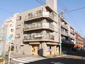 【外観】 | 利便性の高い「赤羽」駅より徒歩１０分の好立地。ハイスペック仕様リフォームマンションです。