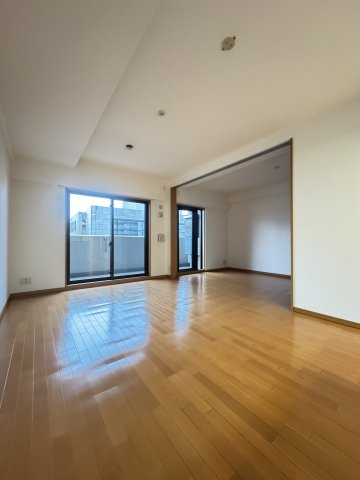 リーガル神戸三宮の居間・リビング