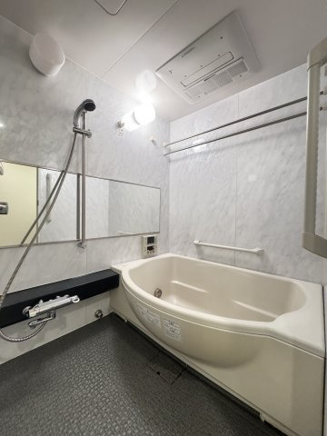 リーガル神戸三宮の浴室