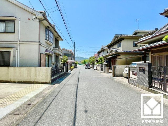 大津市黒津３丁目の前面道路含む現地写真