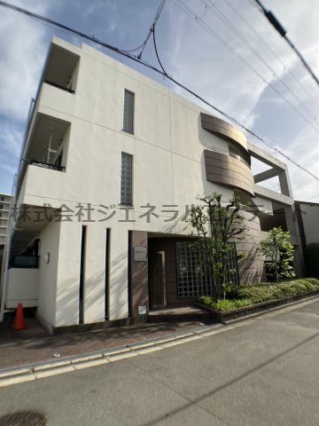 ヴァン・ベェールの外観