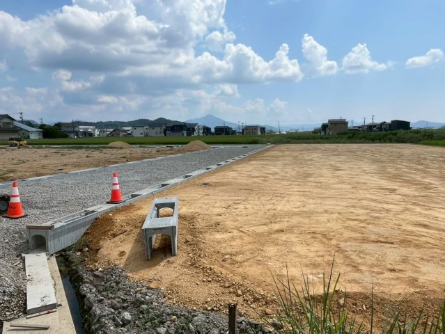 【前面道路含む現地写真】 | 鯖江市糺町　分譲地C2～全17区画～