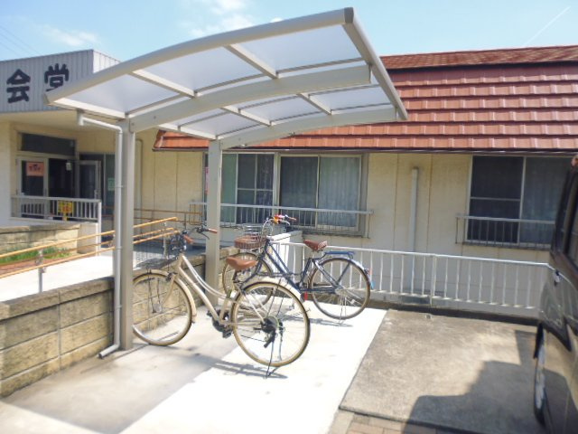 倉敷市児島稗田町のアパートのその他共用部分|自転車置き場