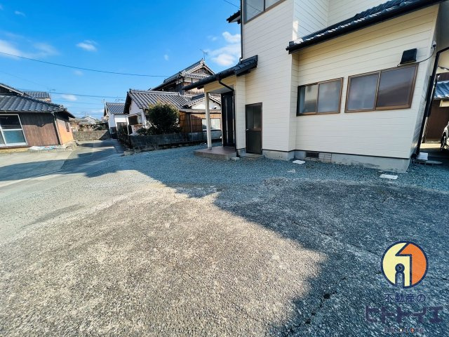 井上一戸建の駐車場