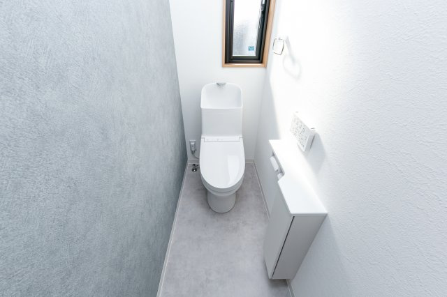 向日市上植野町浄徳のトイレ|温水洗浄便座付きのトイレ
