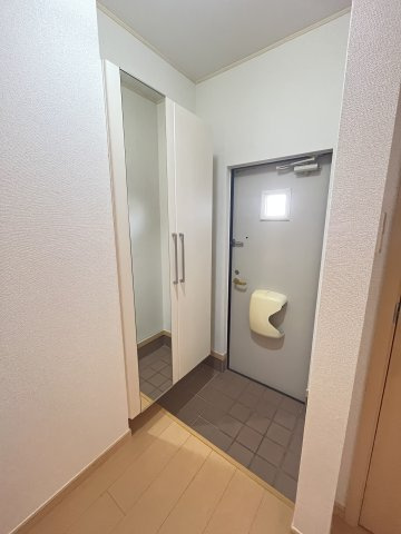 ＮＭＯＮ　Ｄの玄関