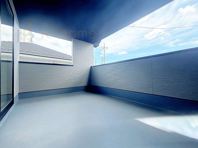 水戸市見川21期　新築戸建て　3号棟のバルコニー|急な雨でも安心のインナーバルコニー♪忙しいご夫婦も大満足♪