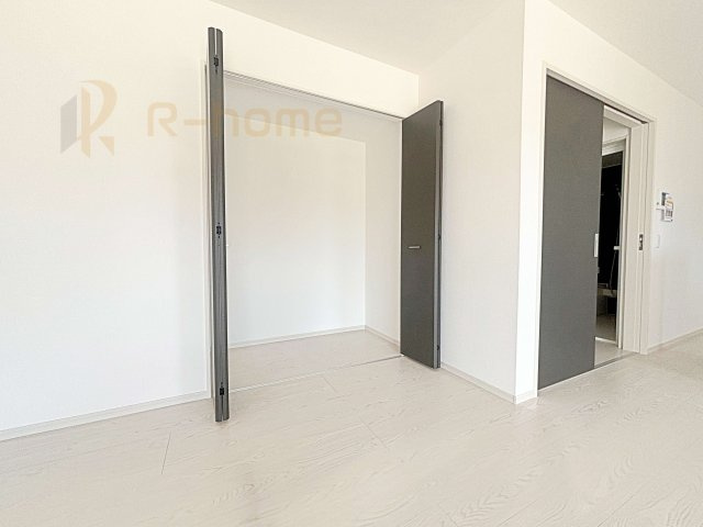 水戸市見川21期　新築戸建て　3号棟の収納|掃除道具などの収納に便利なリビングクローゼット♪