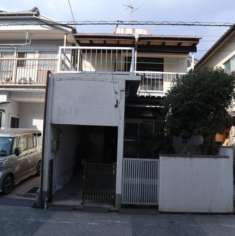 呉市広杭本町中古住宅の駐車場