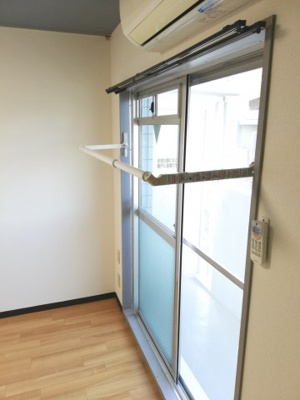 【設備】 | Ｔ’ｓ ｇａｒｄｅｎ みずほ台 | ～折り畳み式の室内洗濯物干し竿～