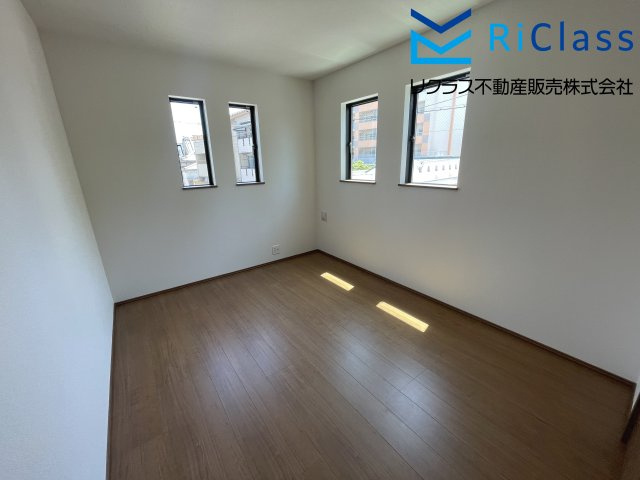 新築戸建　神戸市兵庫区浜中町２丁目71の洋室|個人の部屋や寝室として使える洋室です