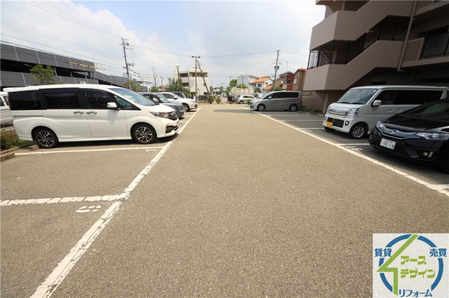 パレ・ロワイヤル別府の駐車場