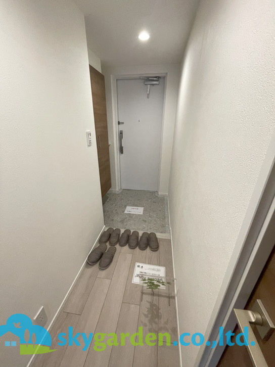 エンゼル茅ヶ崎リバーヴェールの玄関