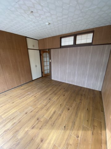 【 売主 】横浜市南区庚台　戸建の洋室