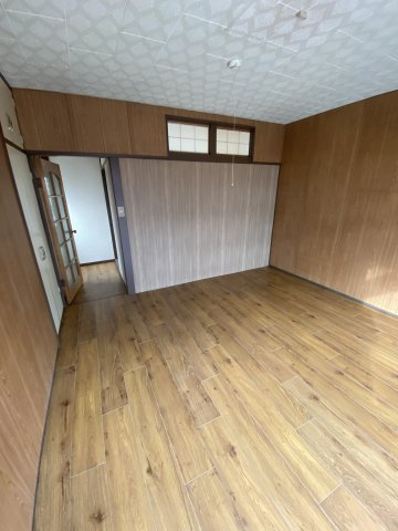 【 売主 】横浜市南区庚台　戸建の洋室