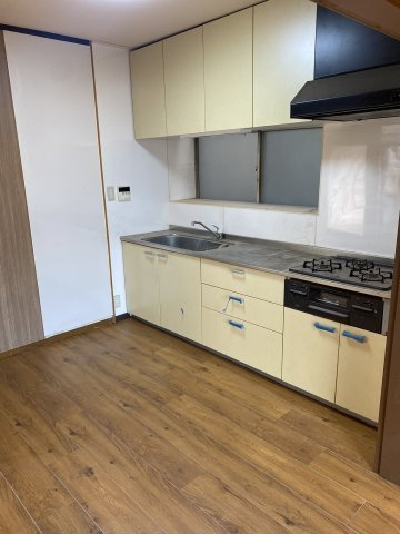 【 売主 】横浜市南区庚台　戸建のキッチン