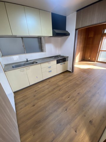 【 売主 】横浜市南区庚台　戸建のキッチン