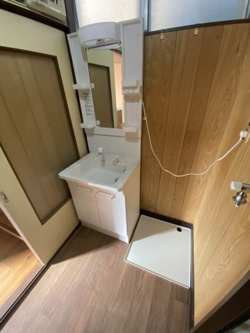 【 売主 】横浜市南区庚台　戸建の独立洗面台