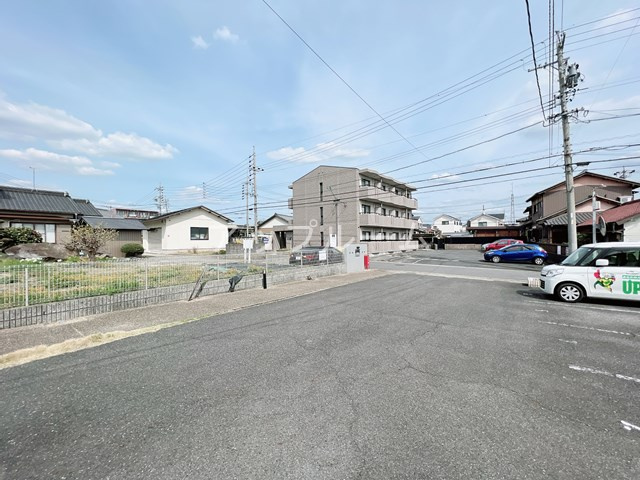 エクレールの駐車場