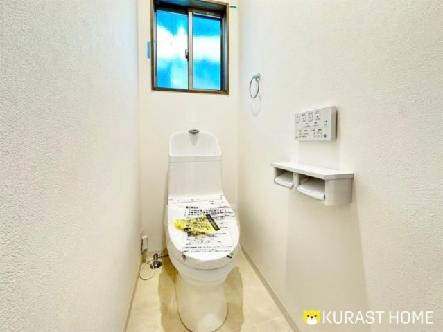 京都市伏見区久我石原町　新築戸建のトイレ|2階トイレ