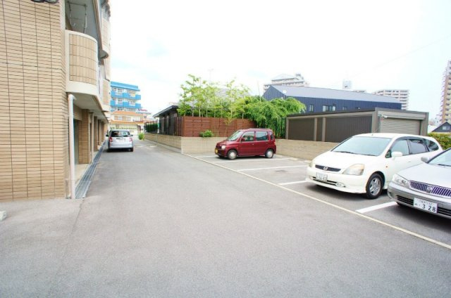 マンションセンチュリーの駐車場