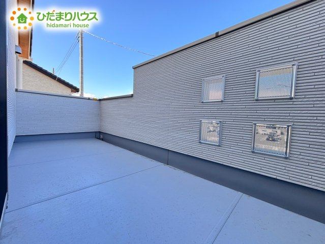 深谷市上柴町　新築一戸建て　フェリディアガーデン　02のバルコニー|広々としたバルコニー。
お洗濯物もぜーんぶ干せちゃいます！！						
