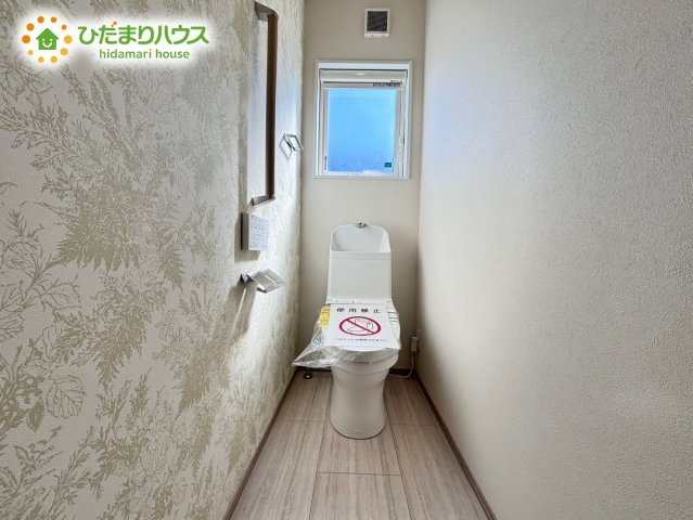 深谷市上柴町　新築一戸建て　フェリディアガーデン　02のトイレ|トイレは1F、2F共に完備！取り合いになることがありませんね(^^)/						
