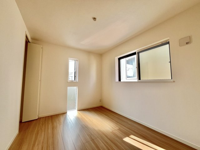 【洋室】 | 渋沢駅徒歩13分、土地50坪以上、耐震等級３ | 6帖