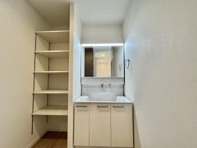 【独立洗面台】 | 渋沢駅徒歩13分、土地50坪以上、耐震等級３