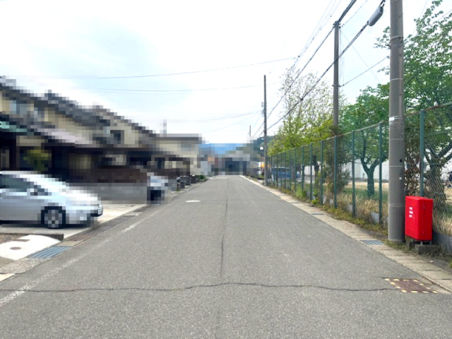 敦賀市野神中古戸建の前面道路含む現地写真