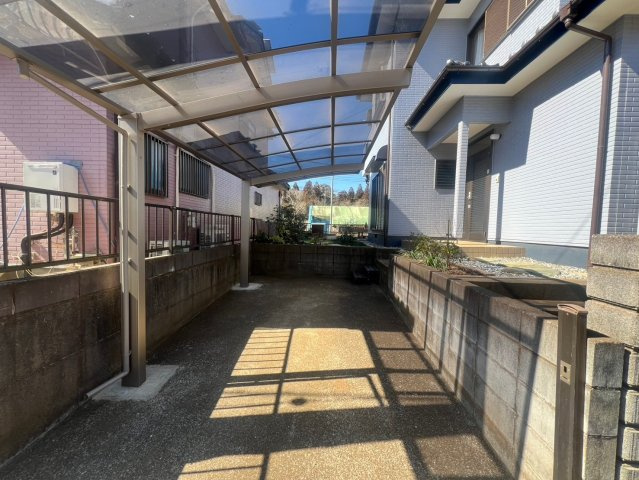 八街市沖渡　中古戸建の駐車場