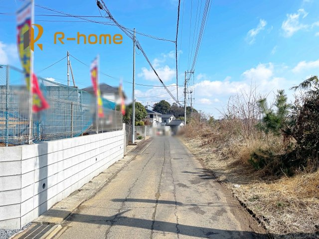 第1土浦市板谷　新築戸建て　2号棟の前面道路含む現地写真|『今から見たい！』大歓迎です♪
お気軽にＲ－ｈomeまでお問い合わせください。