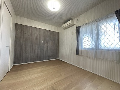 プラネスト菊陽の洋室|アクセントクロスがおしゃれな洋室