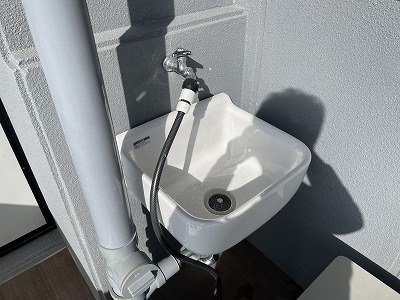 プラネスト菊陽のバルコニー|スロップシンクや防水コンセントを設け、機能性や使い勝手も高めています。