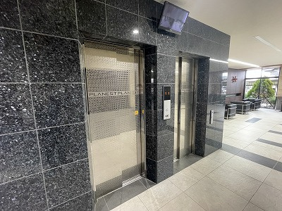 プラネスト菊陽のその他共用部分|混雑を緩和する２基のエレベーター。