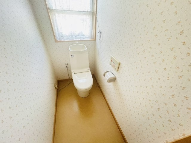 垂水区泉が丘　中古戸建のトイレ