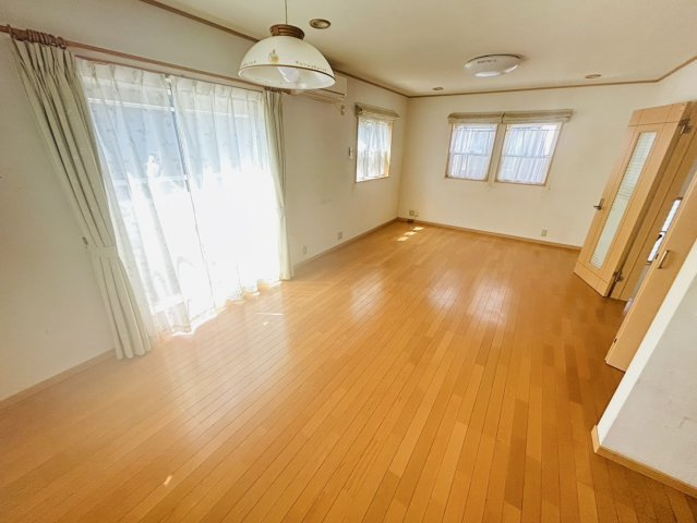 垂水区泉が丘　中古戸建の居間・リビング