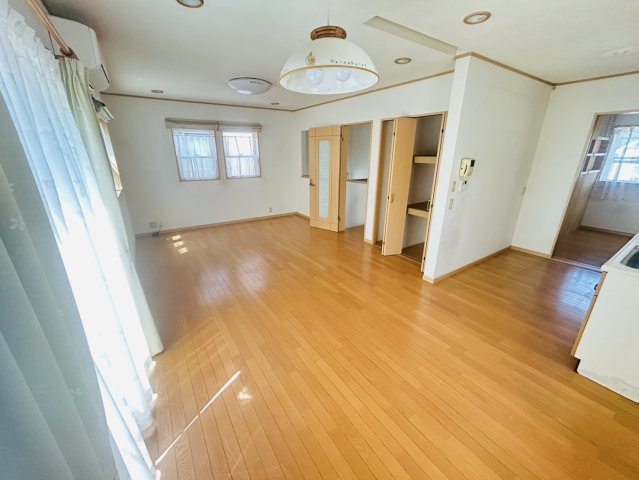 垂水区泉が丘　中古戸建の居間・リビング