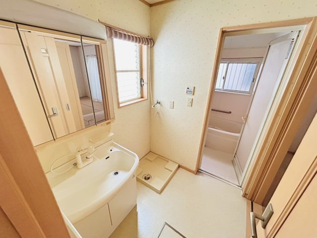 垂水区泉が丘　中古戸建の洗面所